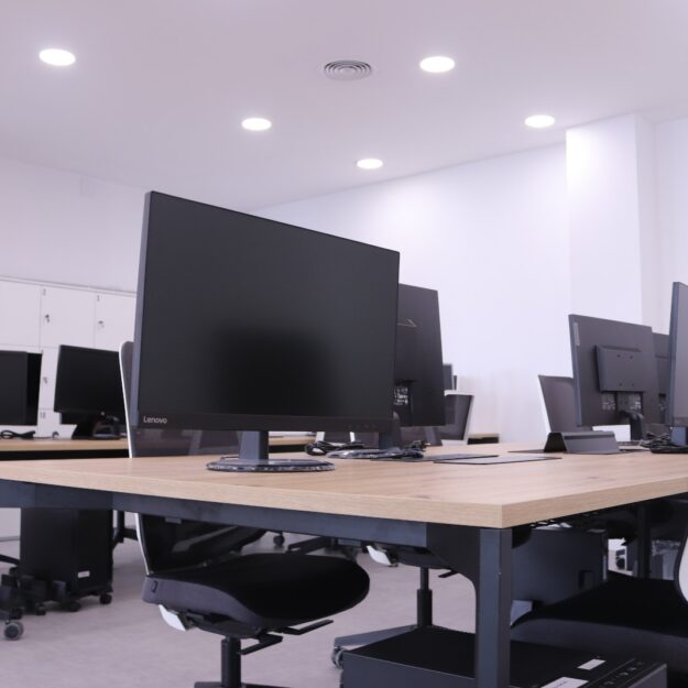 10. ZONA DE TRABAJO